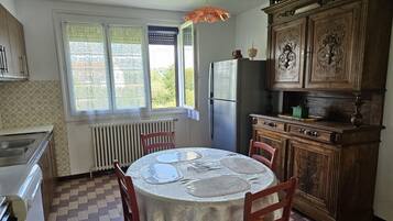 Réfrigérateur, micro-ondes, four, lave-vaisselle