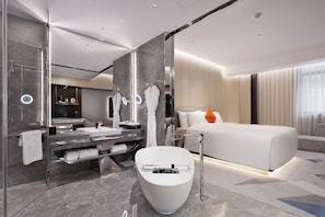 Superior Room | Premium bedding, down comforters, minibar, in-room safe - K · International Hotel (Nanning)