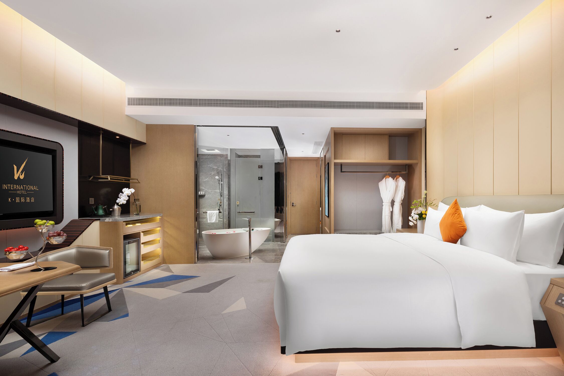 Ropa de cama de alta calidad, cubrecamas y minibar 