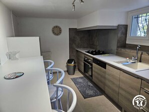 Fridge, microwave, oven, dishwasher