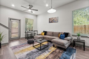 Smart TV - Gorgeous 3BR Home w/Private Yard & Garage (Houston)
