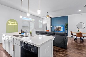 Interior - Modern 2-Bedroom apartment Near Downtown & Airport. Access to Pool + Gym (Austin)