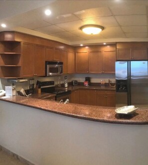 Mikrowelle, Ofen, Herdplatte, Geschirrspüler