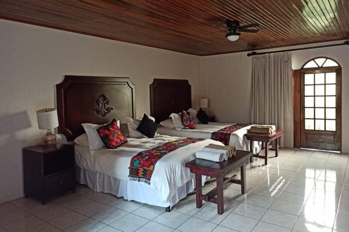 Habitación cuádruple, balcón, vista al jardín | Wifi gratis