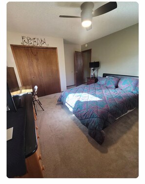 1 soverom, strykejern/-brett, wi-fi og sengetøy