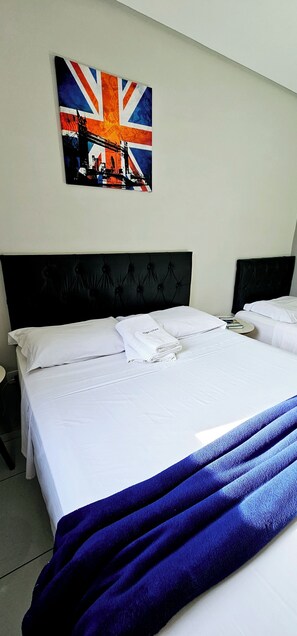 4 chambres, fer et planche à repasser, Wi-Fi, draps fournis
