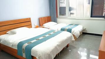 Comfort Triple Room, 1 Bedroom | WiFi (free), individually furnished