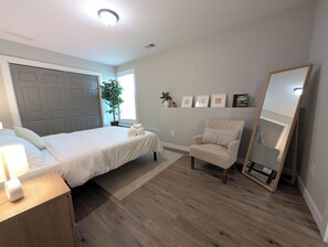 2 室のベッドルーム、デスク、アイロン / アイロン台、WiFi (無料)