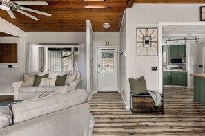 Télévision, cheminée