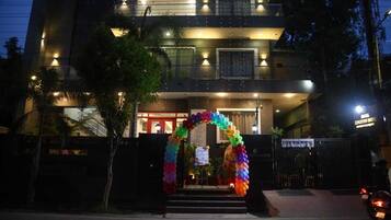 Fachada de la propiedad