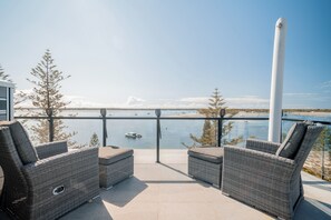 Property grounds - Luxury Penthouse with Hot Tub Views (Biggera Waters)