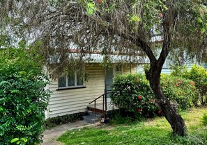 Exterior detail - Affordable Chermside Home near Hospital & Westfield (Chermside)