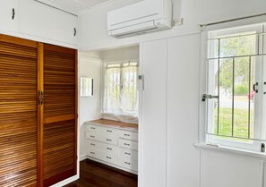 Interior - Affordable Chermside Home near Hospital & Westfield (Chermside)