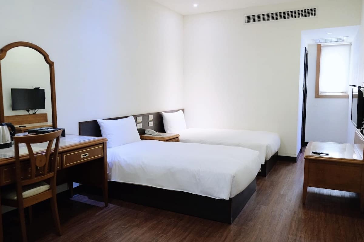 Run of House | Down duvets, desk, blackout curtains, free WiFi