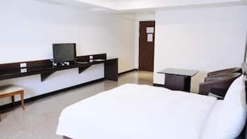 Standard Double Room | Desk, blackout drapes, free WiFi, bed sheets