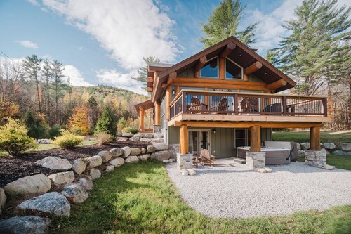 Beautiful Custom Log Home - 1 Mile to Sunday River, Walk to Matterhorn