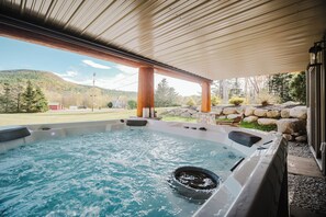 Bain à remous extérieur