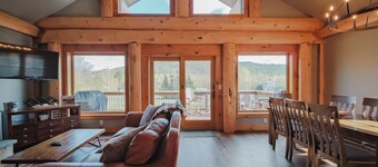 Beautiful Custom Log Home - 1 Mile to Sunday River, Walk to Matterhorn