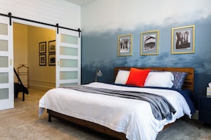 1 bedroom, iron/ironing board, WiFi, bed sheets - Downtown Lafayette Overlook - 5 min from Purdue (Lafayette)