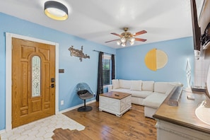 Living area - Walkable Oasis and Guest Suite w/ Pickleball Court (Austin)