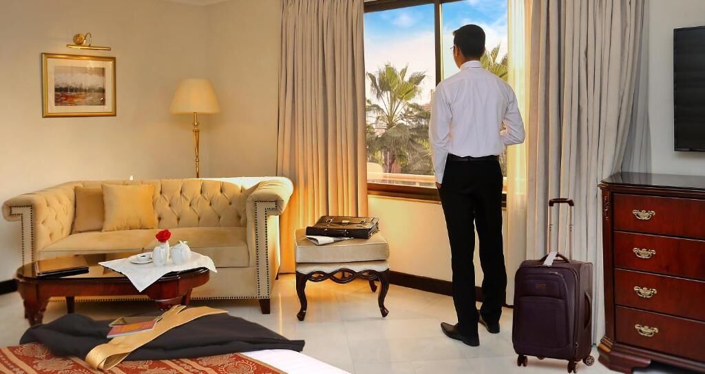 ตู้นิรภัยในห้องพัก, ห้องเก็บเสียง, เตารีด/โต๊ะรีดผ้า, ทางสำหรับรถเข็น