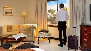 Safe på rommet, lydisolert, strykejern/-brett og rullestolvennlig