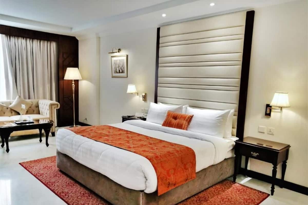 Deluxe Double Room | In-room safe, soundproofing, iron/ironing board, wheelchair access