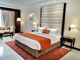 Deluxe Double Room | In-room safe, soundproofing, iron/ironing board, wheelchair access