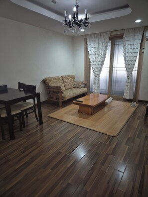 Desk, free WiFi - suchaehwas (Muju)