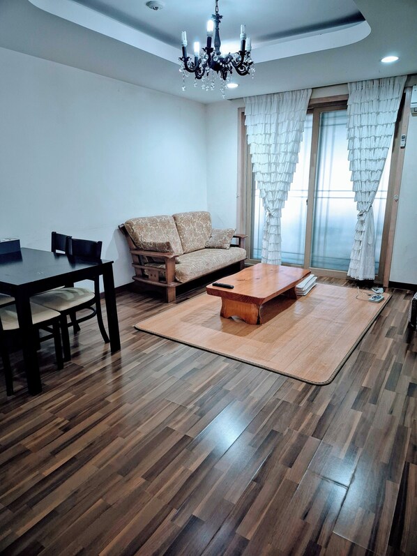 Deluxe Double Room, Valley View | Desk, free WiFi