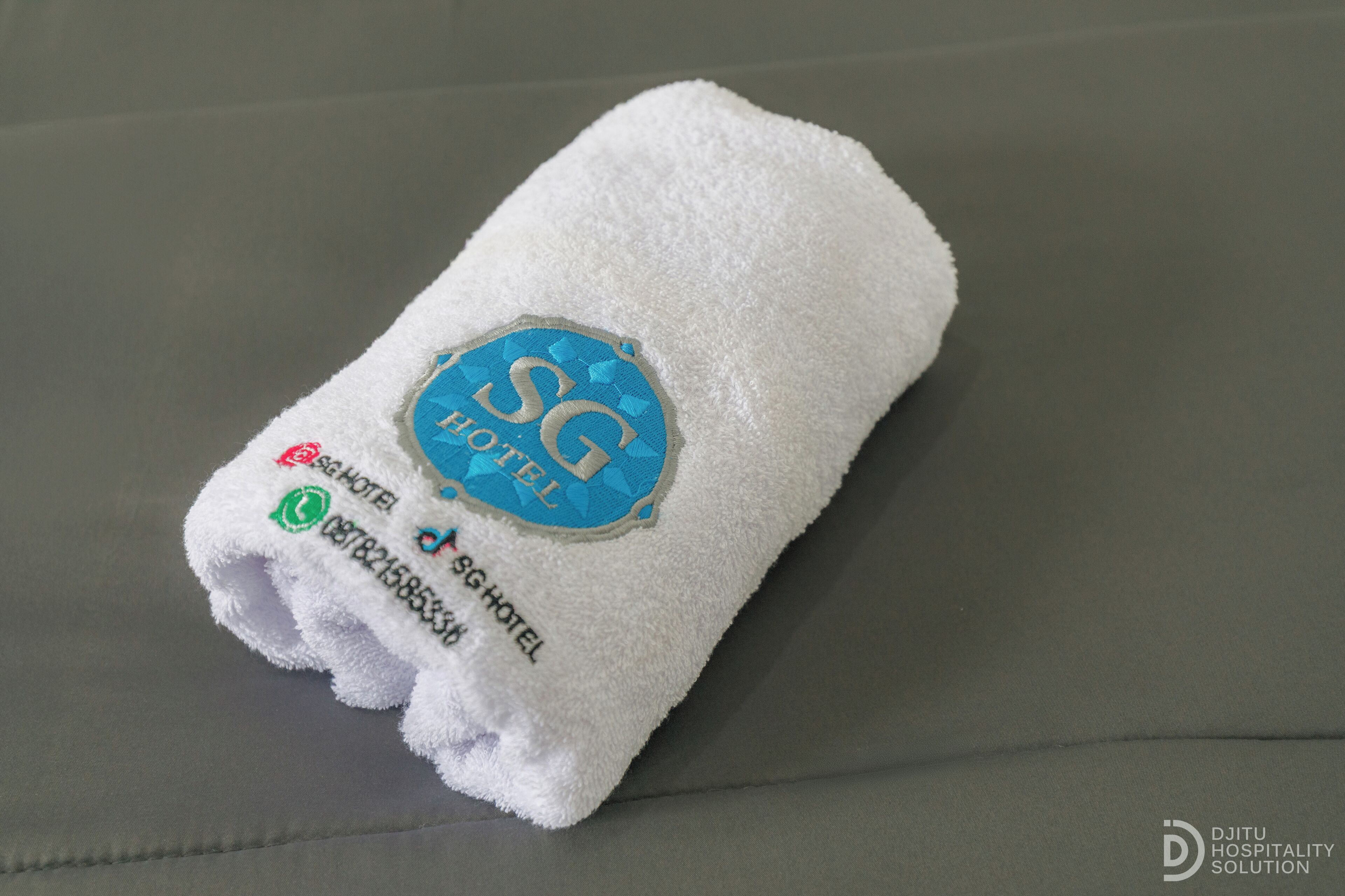 Shower, bathrobes, slippers, bidet