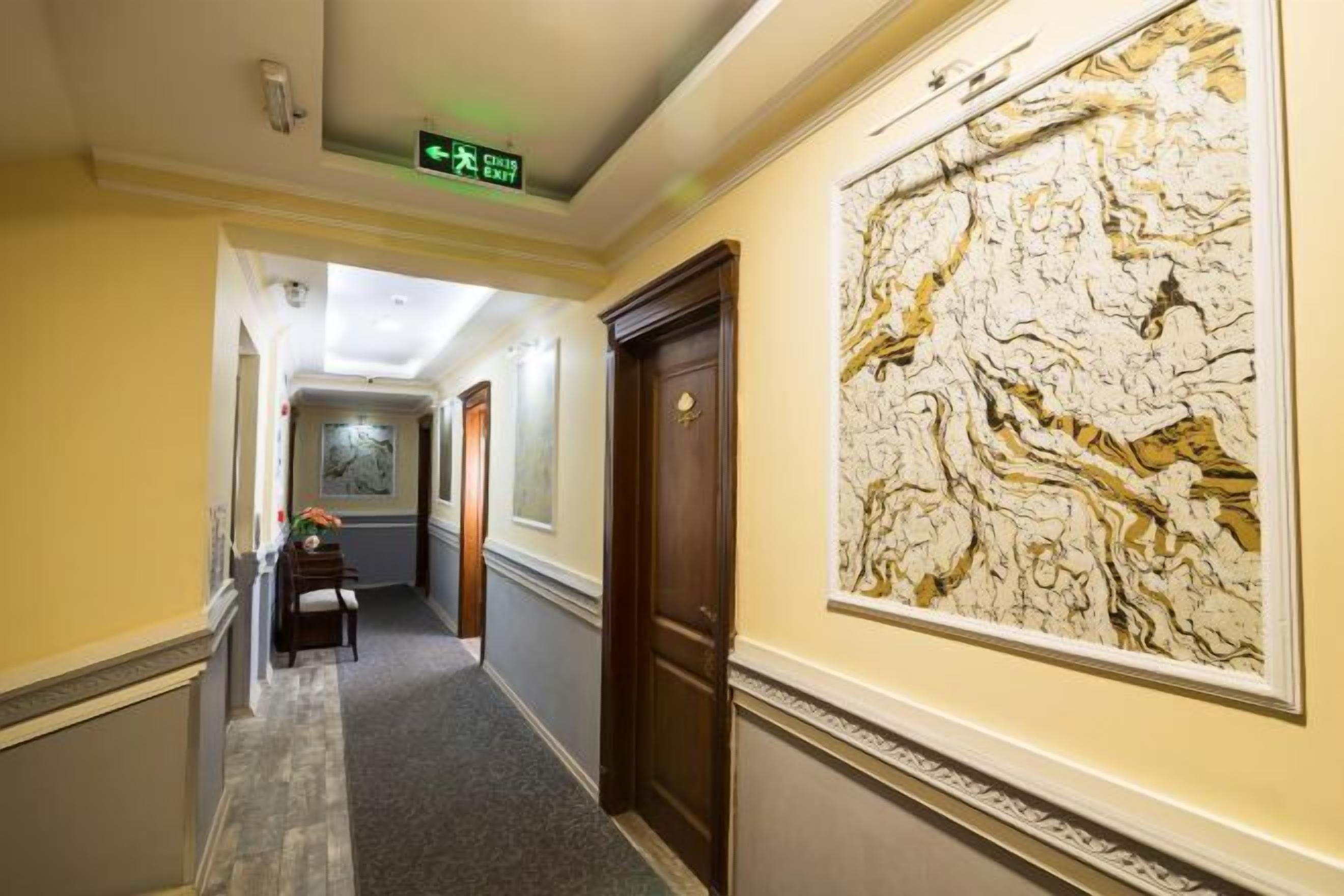 المنشأة من الداخل