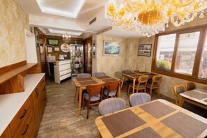 Bar (on property) - A'la Sofia Hotel İstanbul (Istanbul)