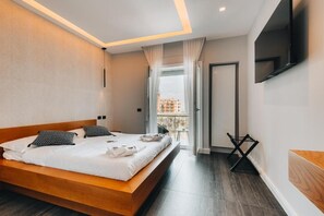 Elite Apartment, Balcony, Partial Sea View