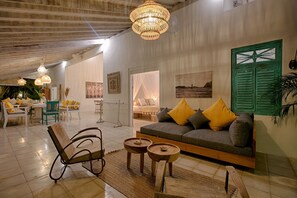 Villa Deluxe, 3 chambres, vue piscine | Salle de séjour