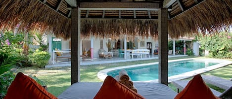 Vila luxo, 3 quartos, vista para a piscina | Vista do quarto