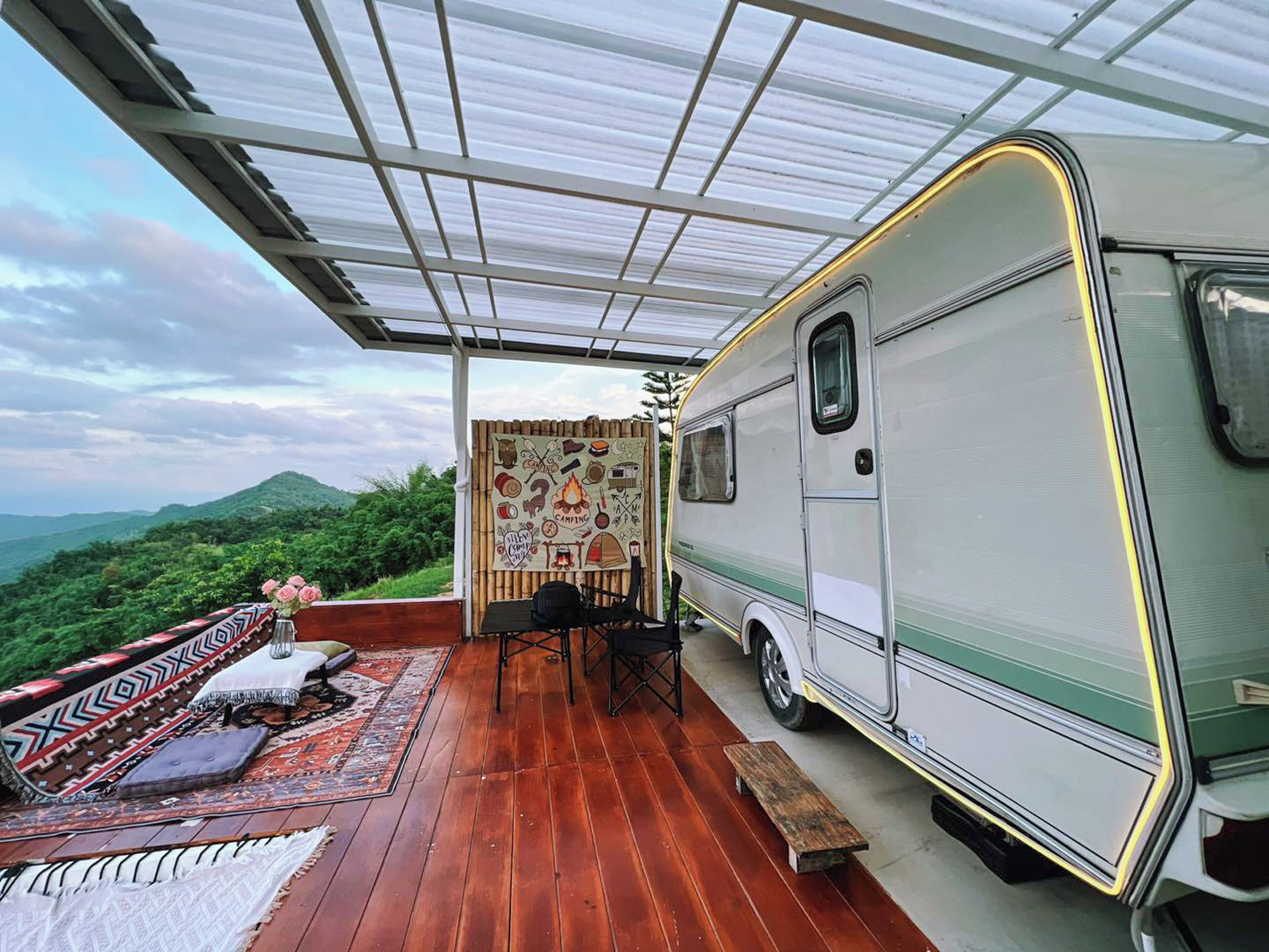 Zimmer (Superior Caravan) | Kostenloses WLAN, Bettwäsche