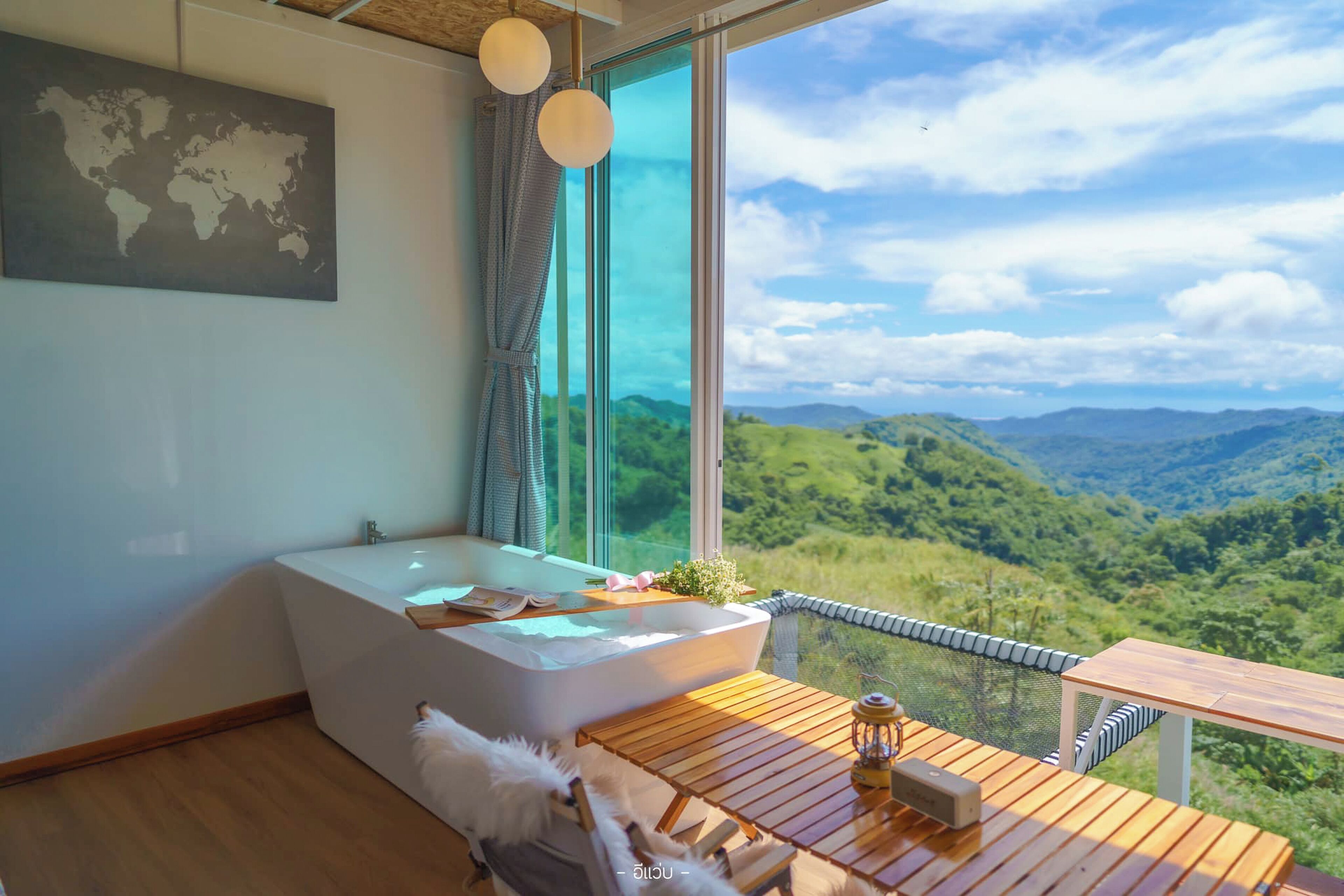 Panorama King Room | Free WiFi, bed sheets