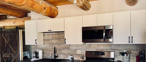 Mikrowelle, Ofen, Herdplatte, Geschirrspüler