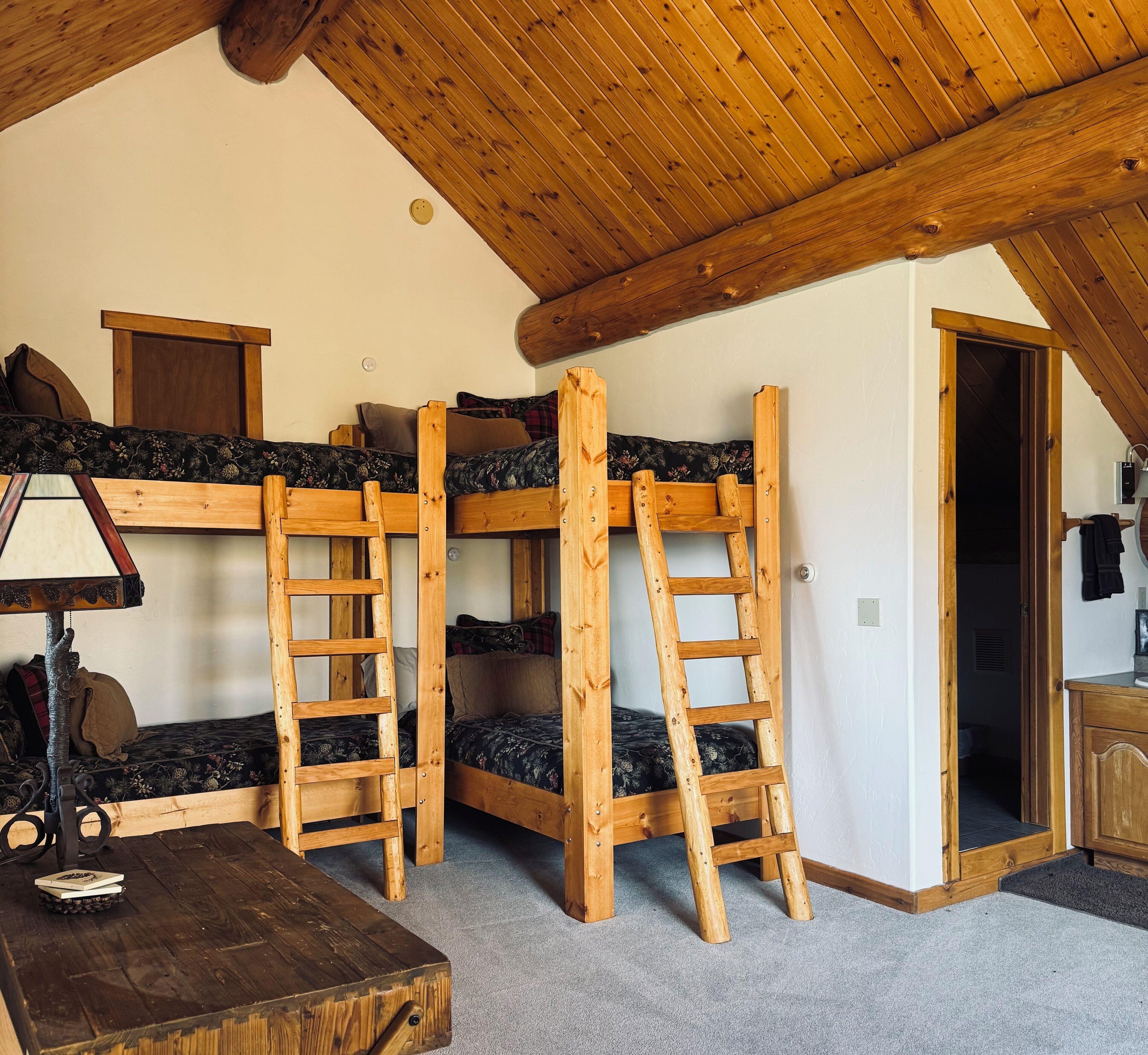 6 bedrooms, iron/ironing board, free WiFi, bed sheets