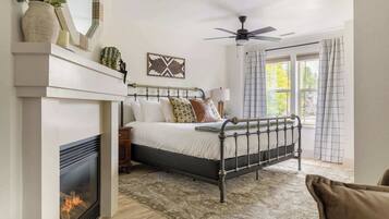 5 bedrooms, WiFi, bed sheets