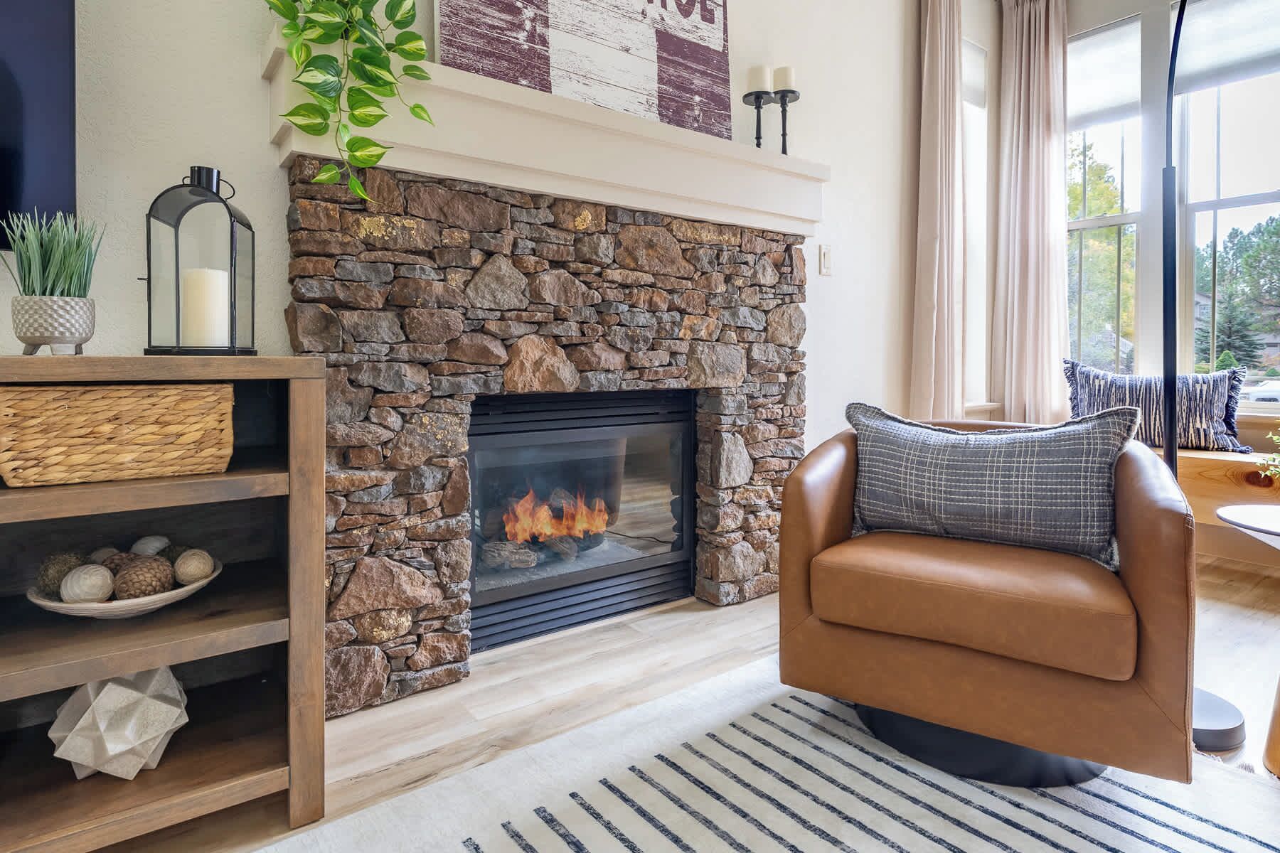 TV, fireplace, offices