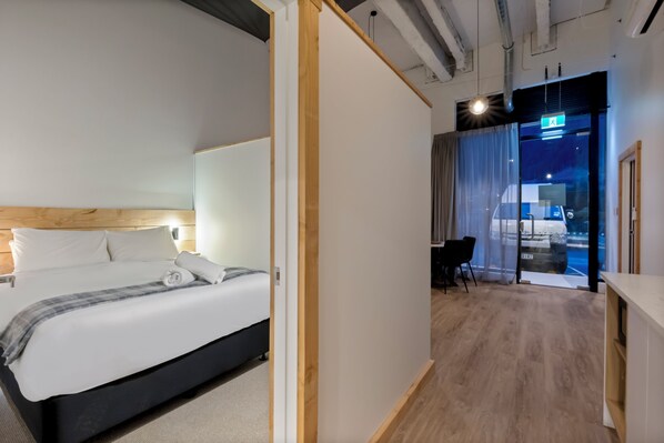 4 bedrooms, WiFi, bed sheets