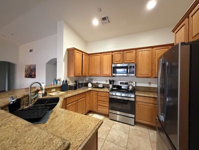 Terrific 3-bedroom house within 5 minutes of joshua tree