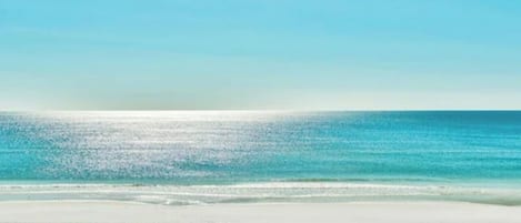 Chaises longues, serviettes de plage