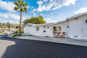 Exterior - San Diego Suite: Local charm ideal for work trips! (La Mesa)