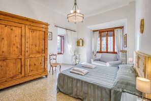 Iron/ironing board, free WiFi, bed sheets - Chianti Classico Home Panoramic View 4, Castellina in Chianti, Italy (Castellina in Chianti)