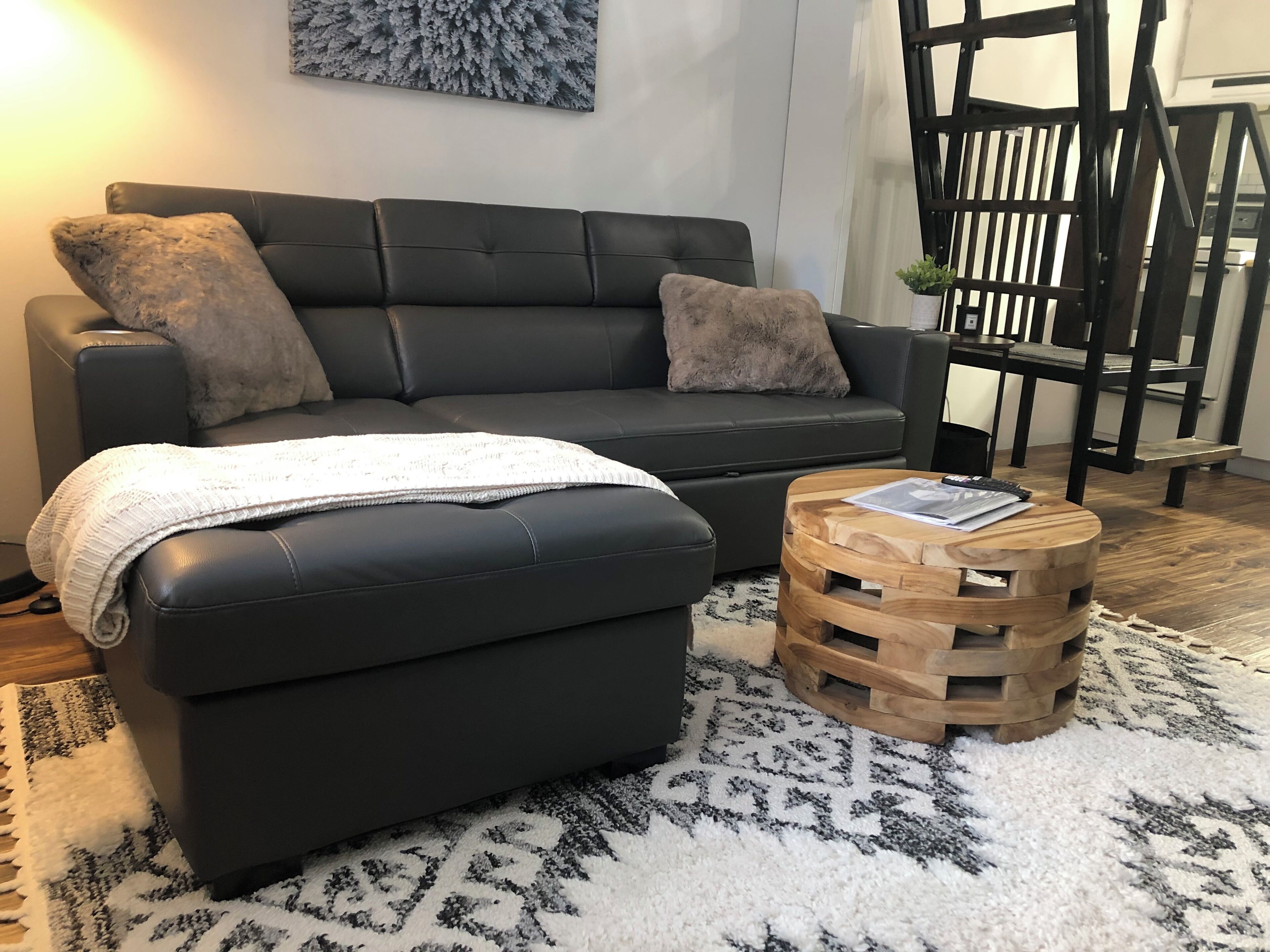 Smart TV, fireplace, video games, DVD player