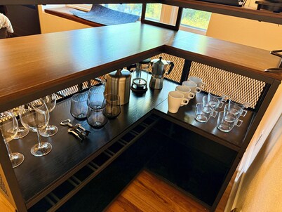 Charming Renovated 2BR Bungalow • Blocks from Downtown & U of I