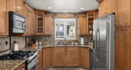 SunDial/Work,Play&Lounge/2BRPetFriendly